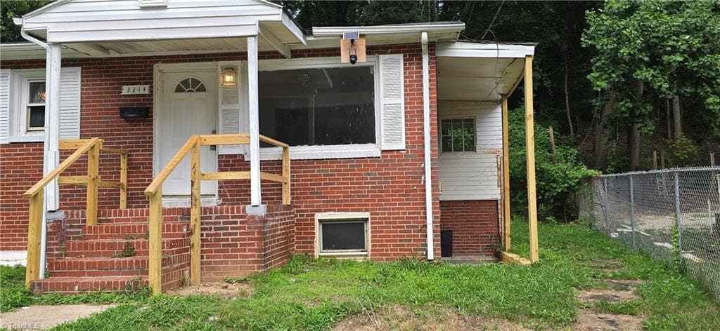 Stick/Site Built at 2219 Manchester Street, Winston-Salem NC 27105, Winston-Salem, photo 5 of 39