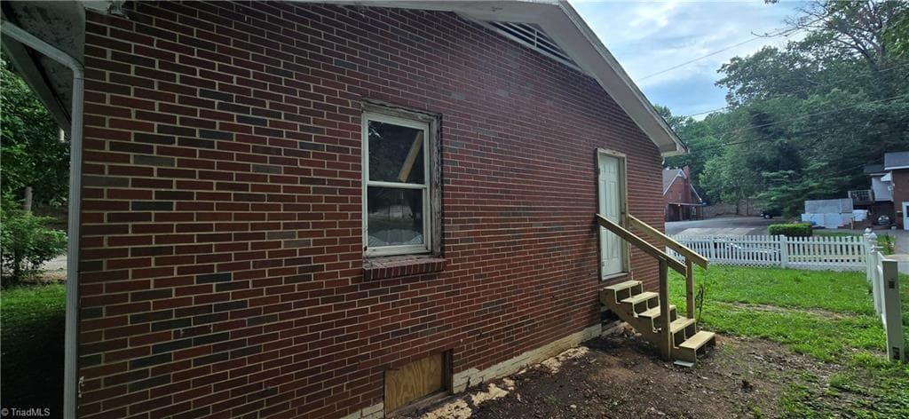 Stick/Site Built at 2219 Manchester Street, Winston-Salem NC 27105, Winston-Salem, photo 14 of 39
