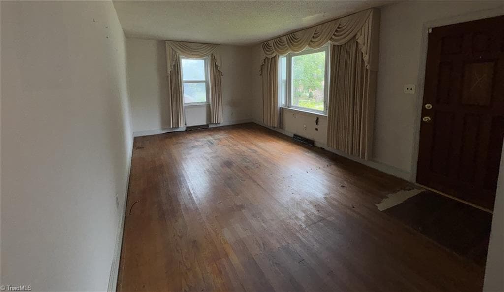 Stick/Site Built at 902 Ross Avenue, Greensboro NC 27406, photo 2 of 12