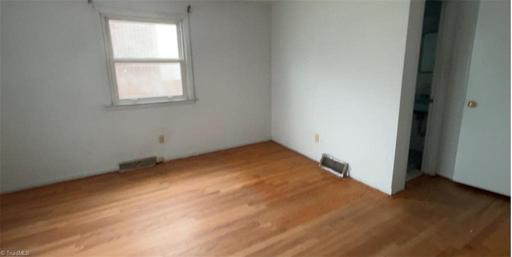 Stick/Site Built at 902 Ross Avenue, Greensboro NC 27406, photo 5 of 12