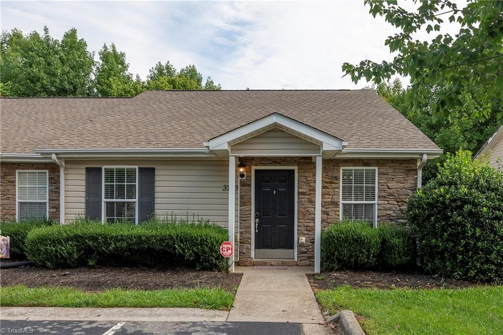 3273 Hyde Place Circle, Winston-Salem NC 27103