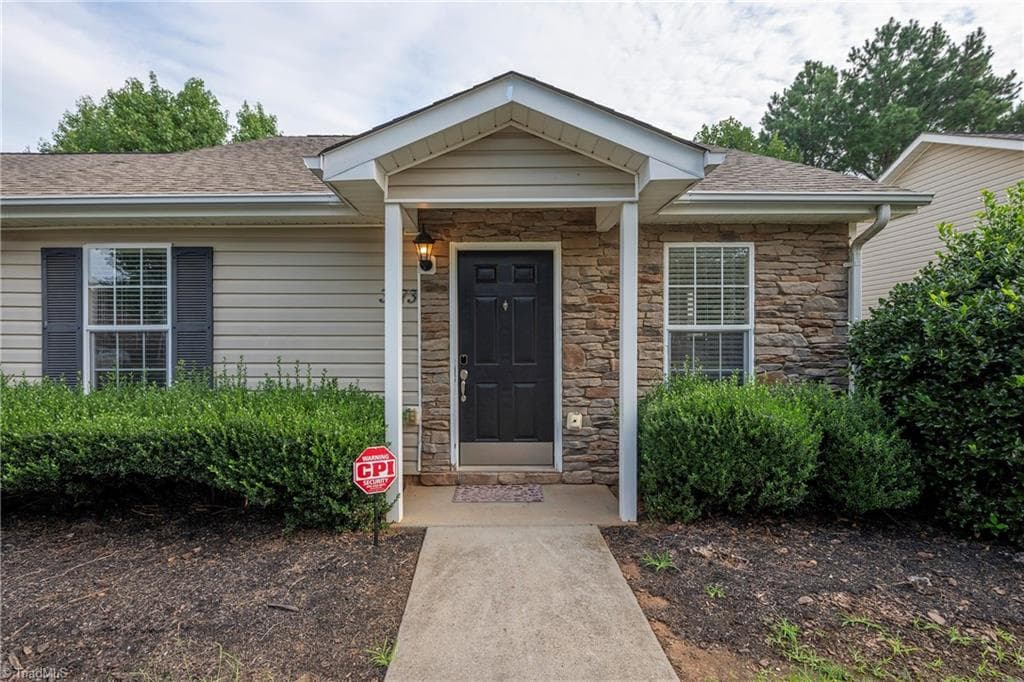 Stick/Site Built at 3273 Hyde Place Circle, Winston-Salem NC 27103, photo 4 of 40