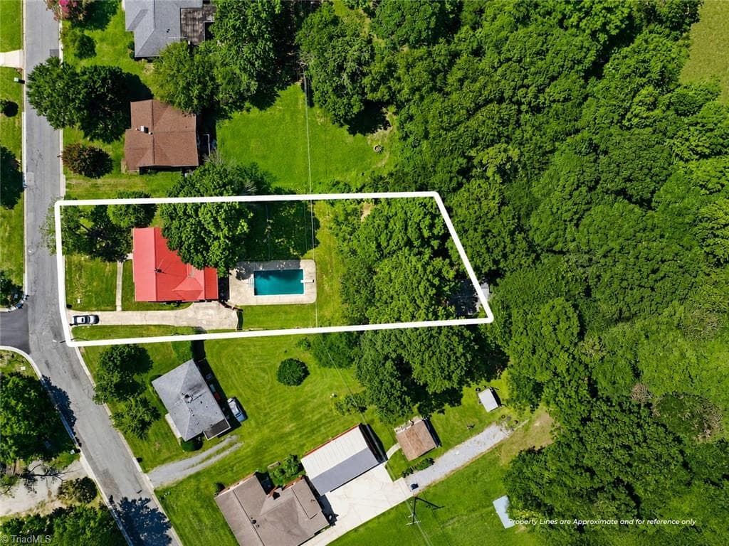 Stick/Site Built at 306 Oakgrove Drive, Graham NC 27253, photo 18 of 30
