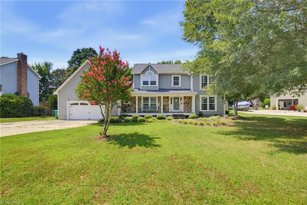Stick/Site Built at 3809 Oak Forest Drive, High Point NC 27265, photo 3 of 45
