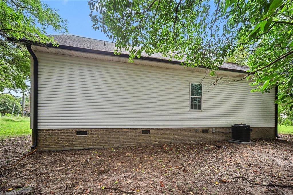 Stick/Site Built at 1402 Essex Avenue, Gastonia NC 28052, Gastonia, photo 53 of 68