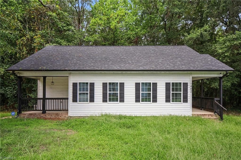 Stick/Site Built at 1402 Essex Avenue, Gastonia NC 28052, Gastonia, photo 3 of 68