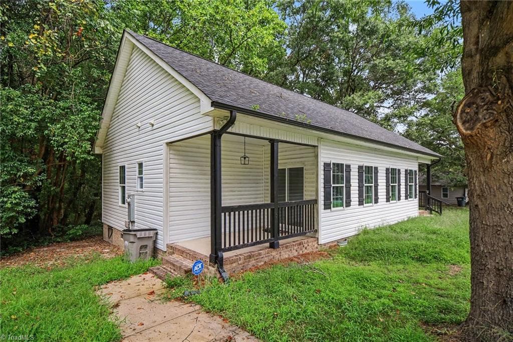 Stick/Site Built at 1402 Essex Avenue, Gastonia NC 28052, Gastonia, photo 5 of 68