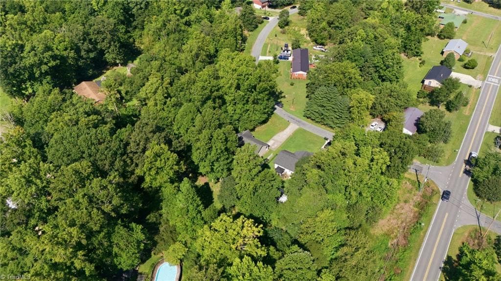 Stick/Site Built at 314 Conrad Circle, Thomasville NC 27360, photo 43 of 50