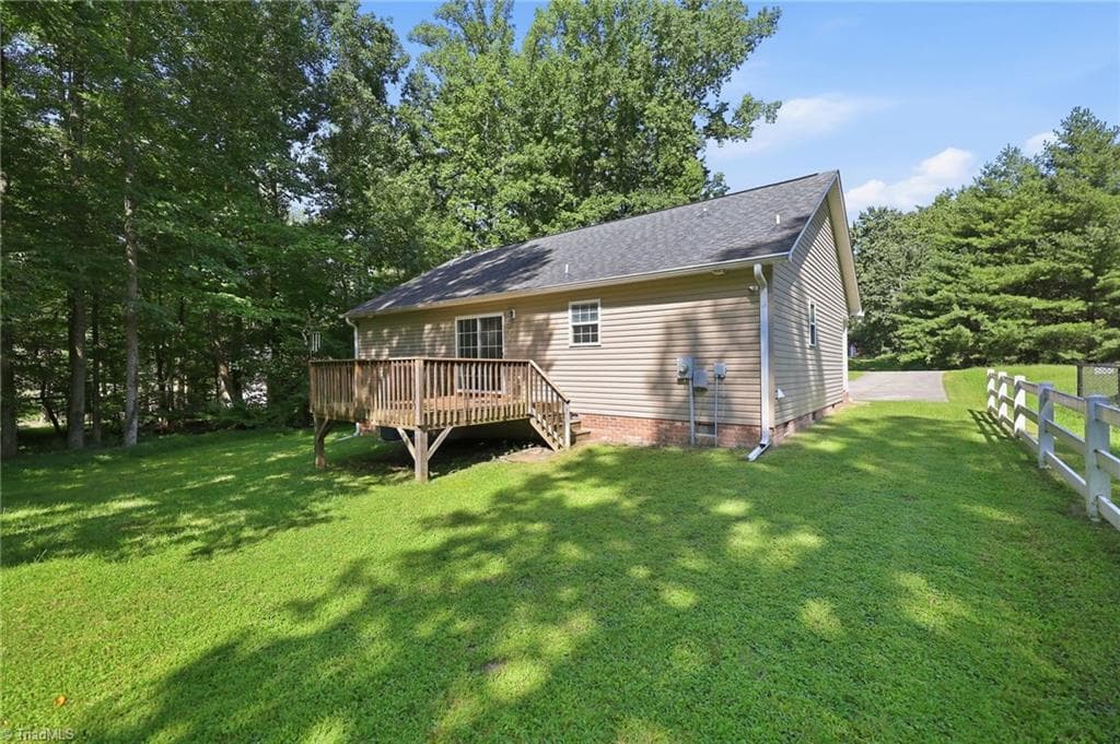Stick/Site Built at 314 Conrad Circle, Thomasville NC 27360, photo 5 of 50
