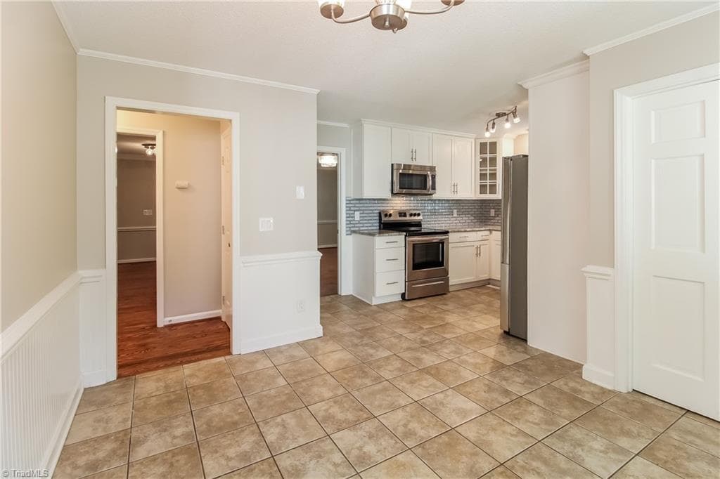Stick/Site Built at 5406 Chatfield Square, Greensboro NC 27410, photo 5 of 15