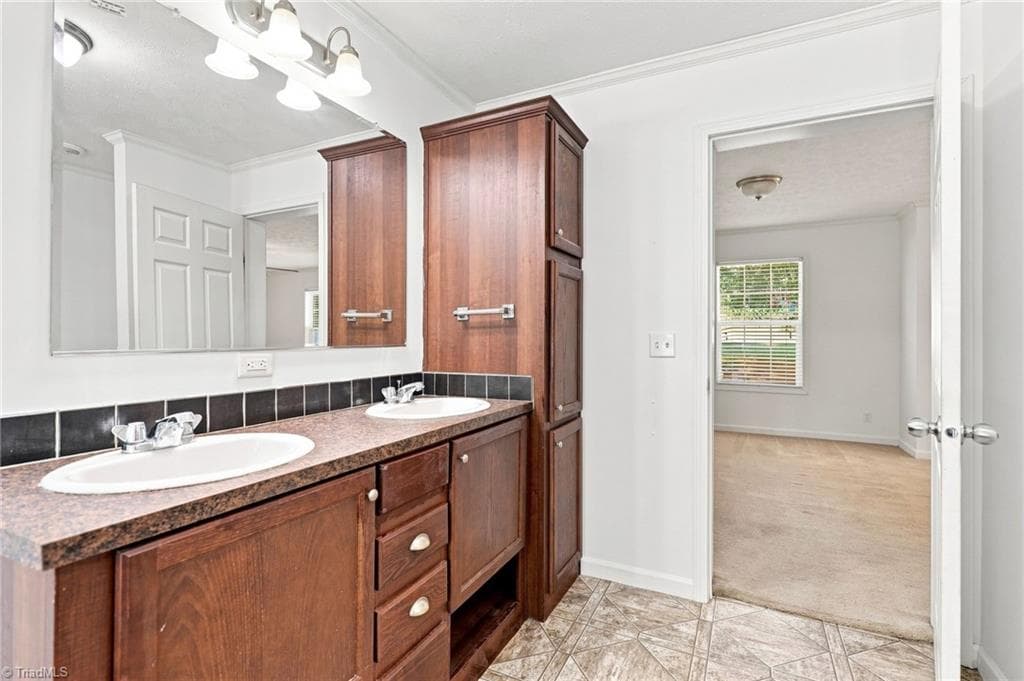 Manufactured Home at 4851 Murray Road, Winston-Salem NC 27106, Winston-Salem, photo 17 of 32