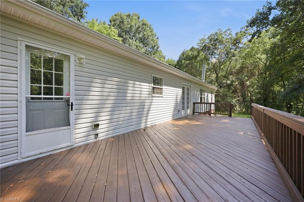 Manufactured Home at 4851 Murray Road, Winston-Salem NC 27106, Winston-Salem, photo 5 of 32