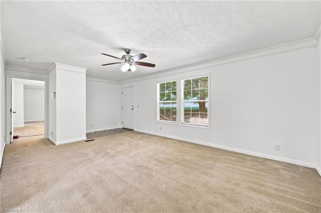 Manufactured Home at 4851 Murray Road, Winston-Salem NC 27106, Winston-Salem, photo 14 of 32