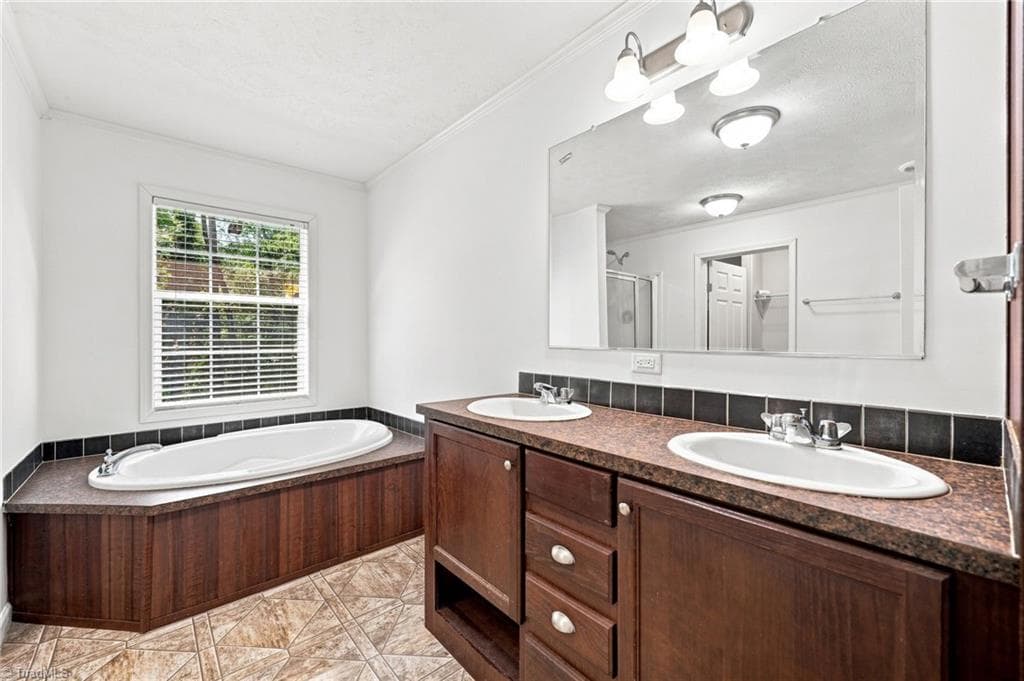 Manufactured Home at 4851 Murray Road, Winston-Salem NC 27106, Winston-Salem, photo 18 of 32