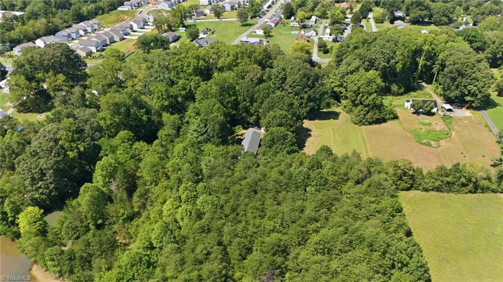 Manufactured Home at 4851 Murray Road, Winston-Salem NC 27106, Winston-Salem, photo 29 of 32