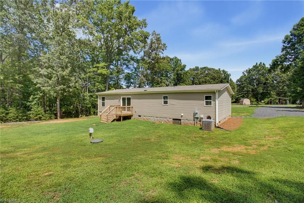 Manufactured Home at 188 Plantation Road, Eden NC 27288, photo 27 of 28