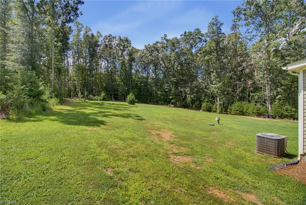 Manufactured Home at 188 Plantation Road, Eden NC 27288, photo 26 of 28