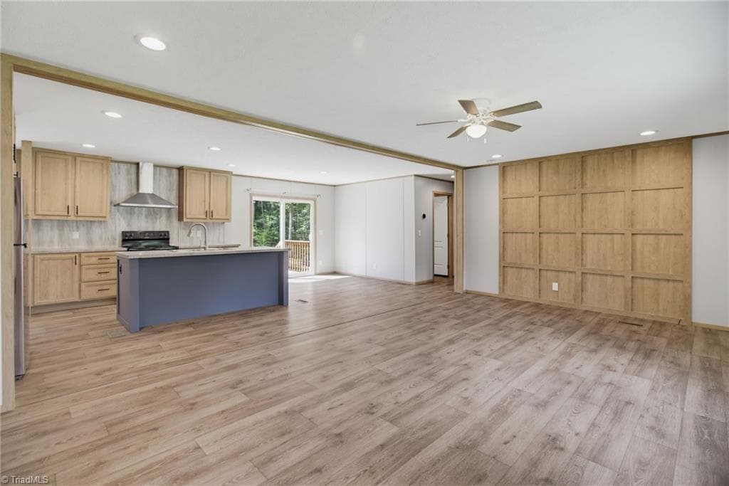 Manufactured Home at 188 Plantation Road, Eden NC 27288, photo 5 of 28