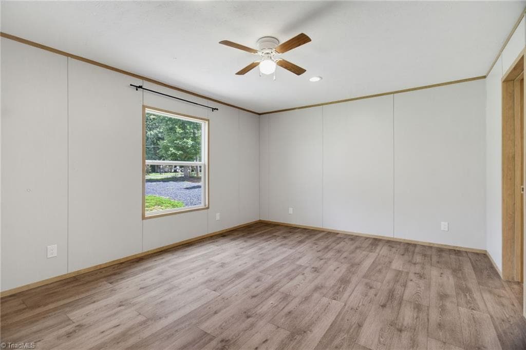 Manufactured Home at 188 Plantation Road, Eden NC 27288, photo 18 of 28