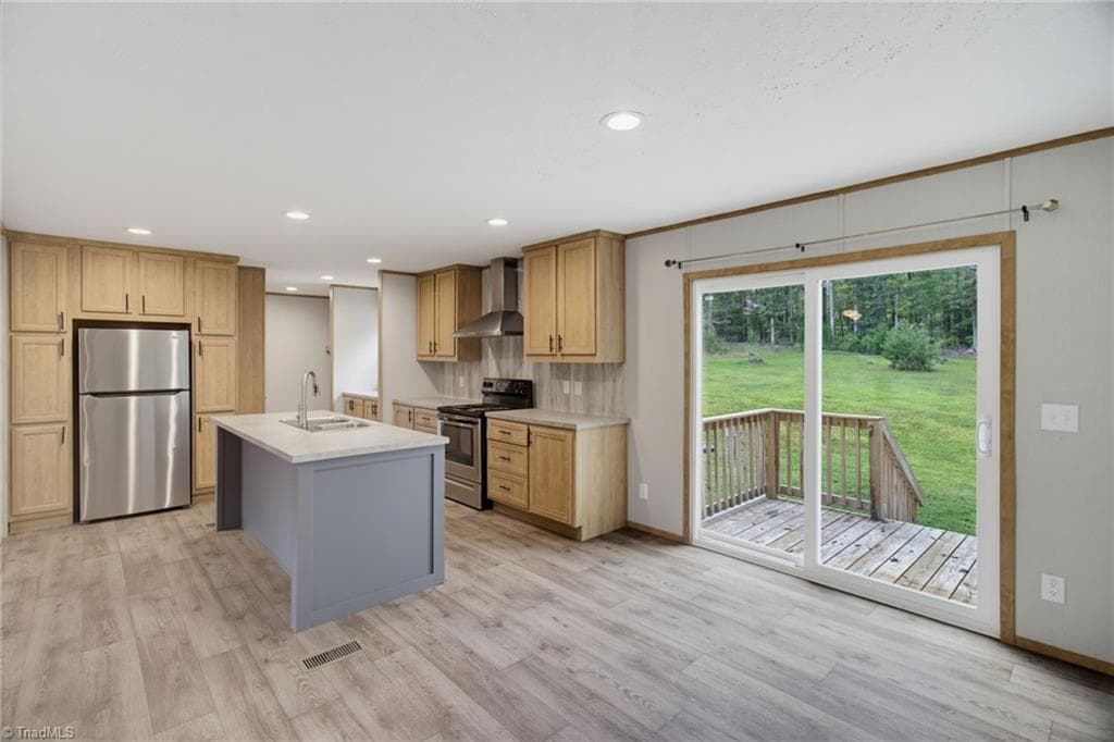 Manufactured Home at 188 Plantation Road, Eden NC 27288, photo 11 of 28