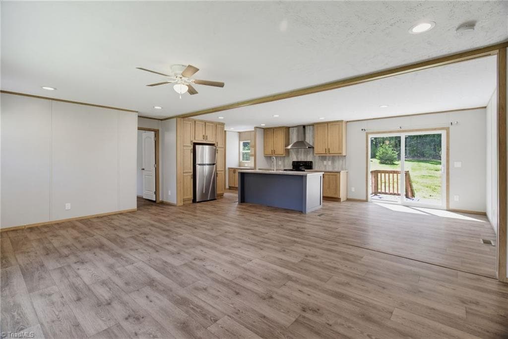Manufactured Home at 188 Plantation Road, Eden NC 27288, photo 8 of 28