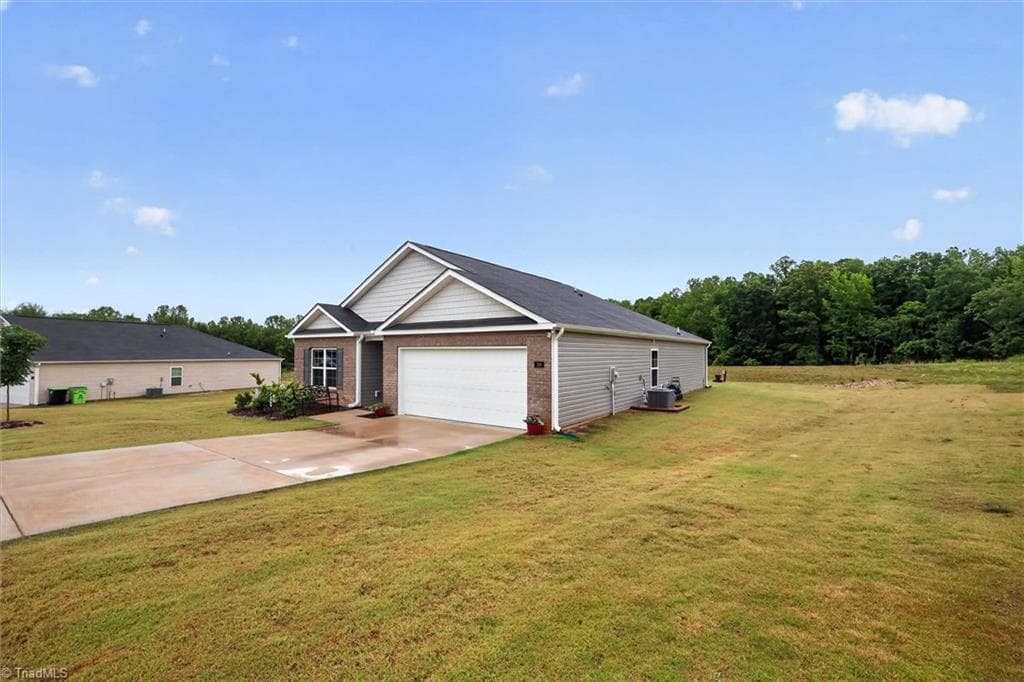 Stick/Site Built at 196 Beebop Lane, Lexington NC 27295, photo 4 of 42