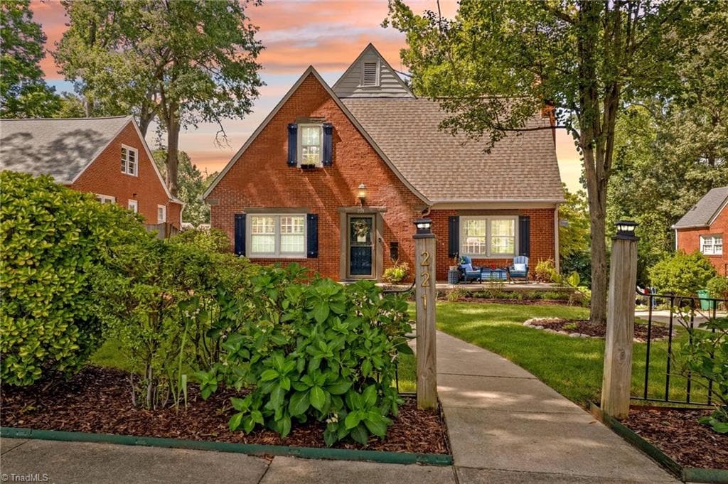 Stick/Site Built at 221 Woodrow Avenue, High Point NC 27262, photo 2 of 49