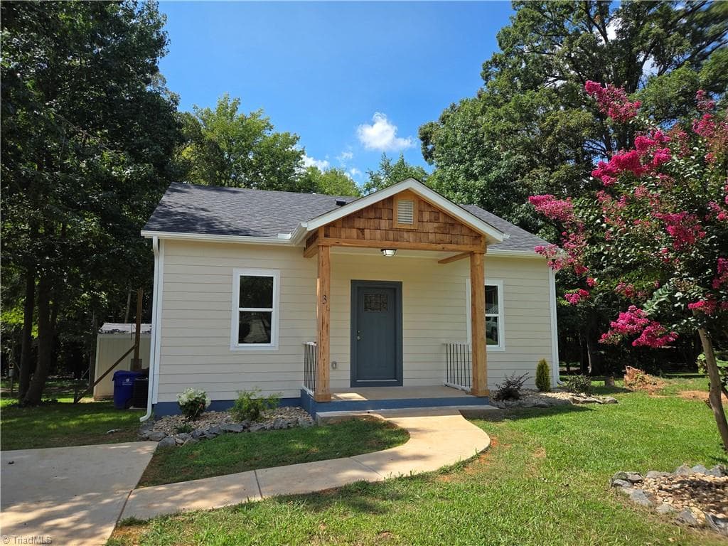 3 HAMES Street, Lexington NC 27295