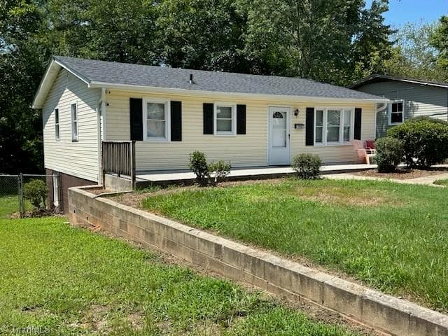 Stick/Site Built at 558 Kinard Drive, Winston-Salem NC 27101, photo 2 of 20