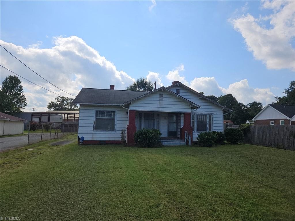 Stick/Site Built at 5551 Old US Highway 52, Lexington NC 27295, Lexington, photo 3 of 72