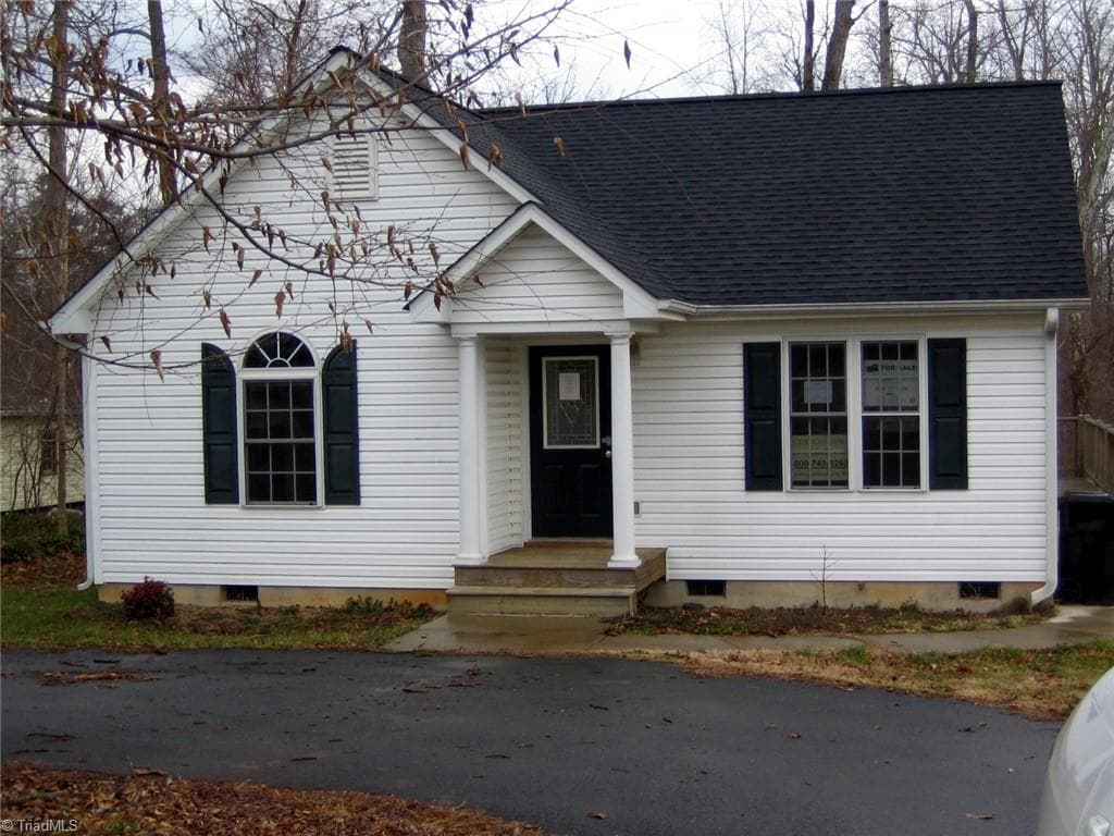 2864 Maple Avenue, Burlington NC 27215