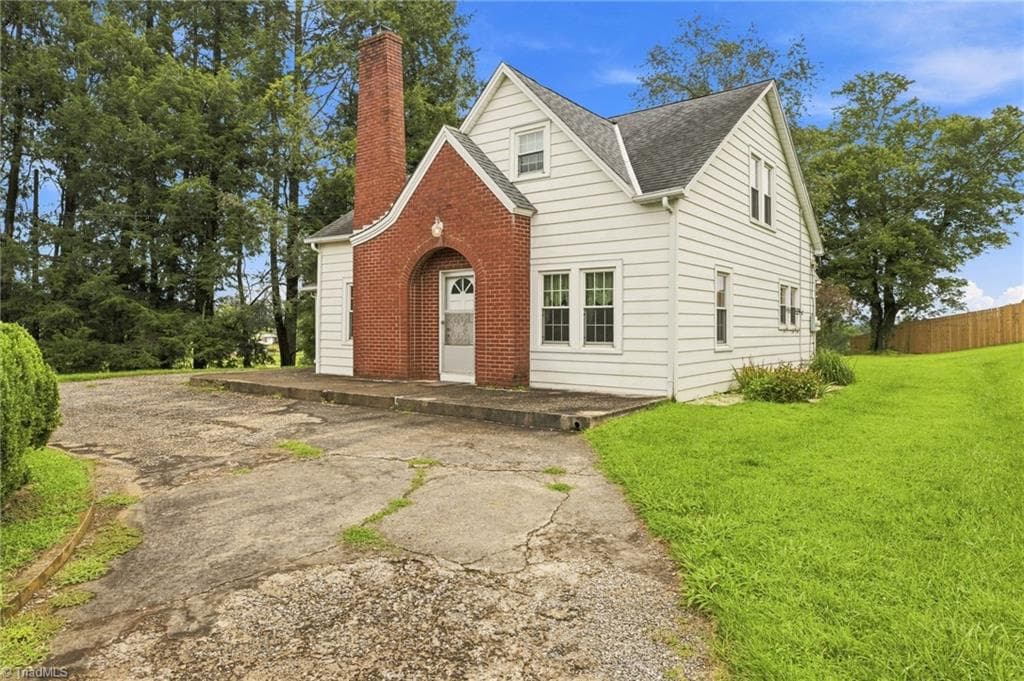 4105 Boone Trail, North Wilkesboro NC 28659