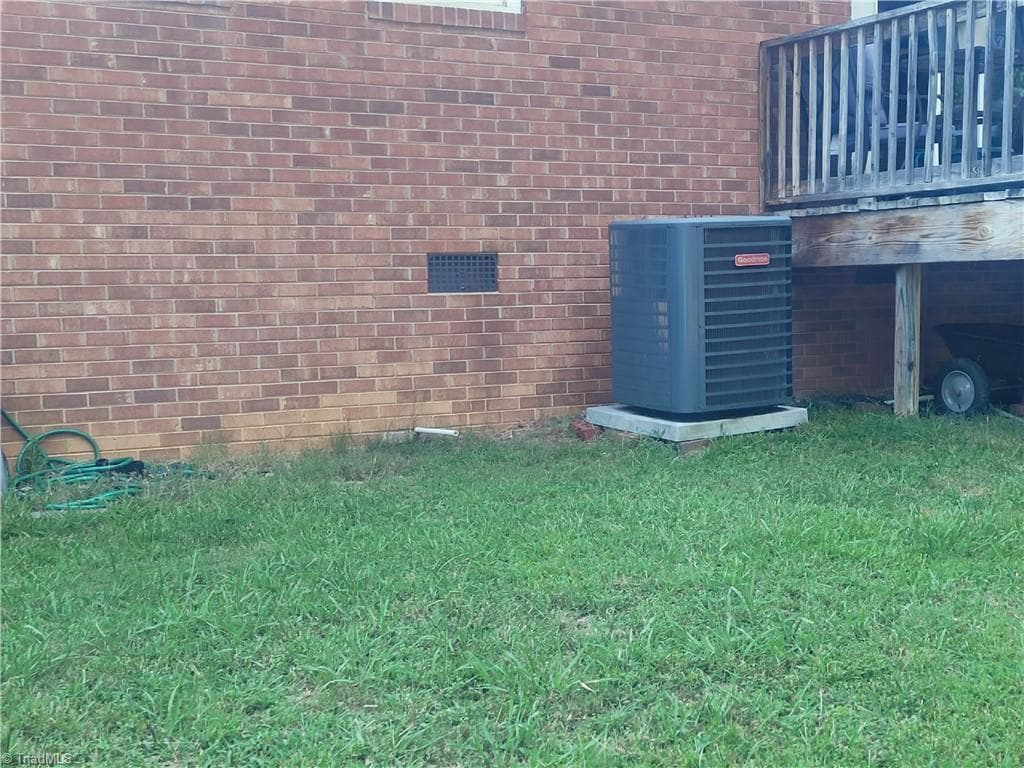 Stick/Site Built at 607 Duke Street, Thomasville NC 27360, photo 16 of 36