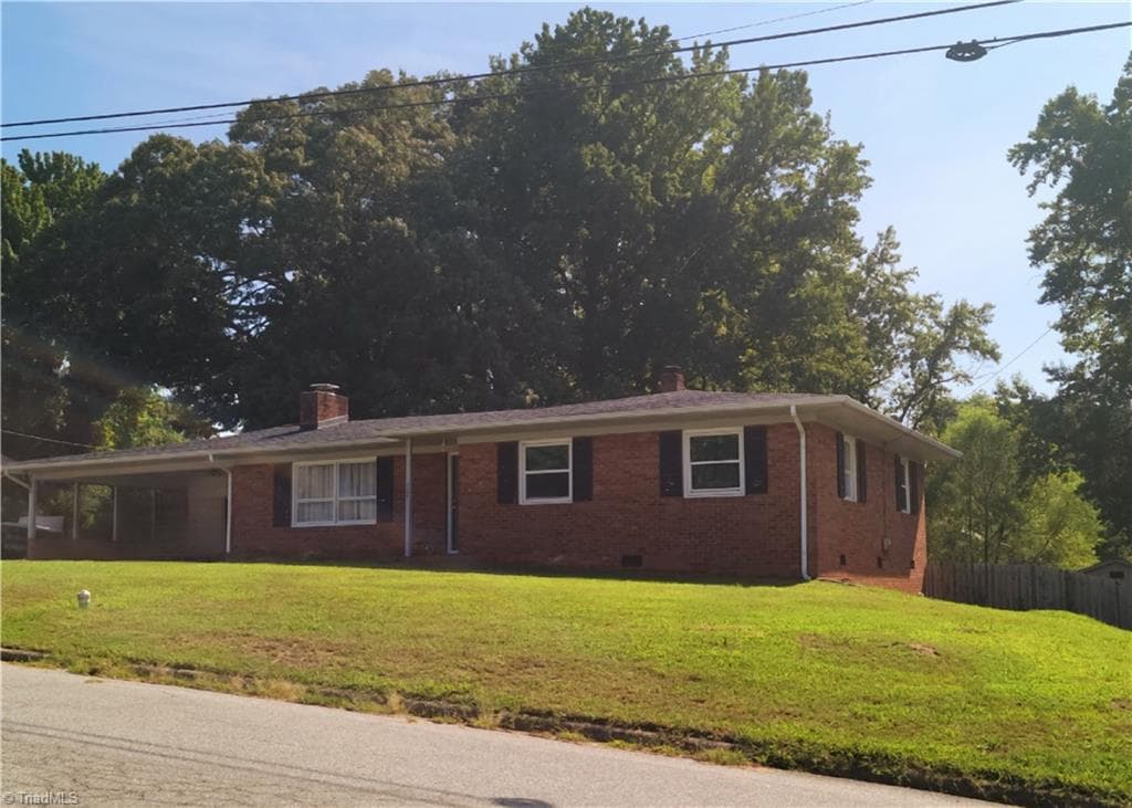 Stick/Site Built at 607 Duke Street, Thomasville NC 27360, photo 3 of 36