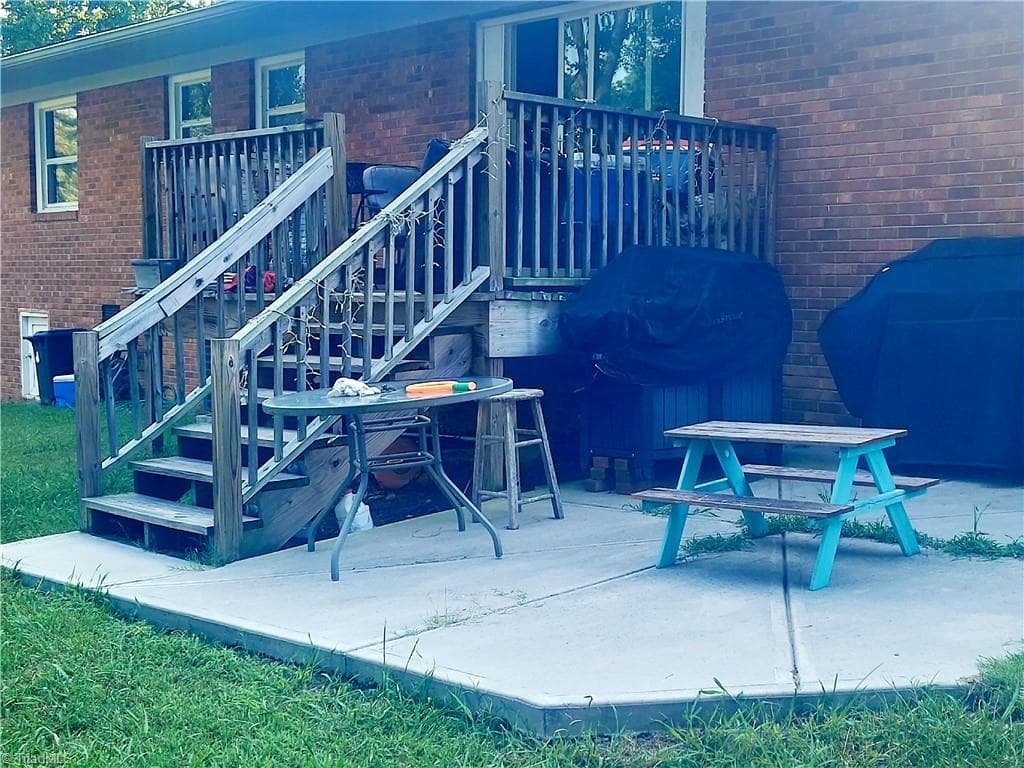 Stick/Site Built at 607 Duke Street, Thomasville NC 27360, photo 14 of 36