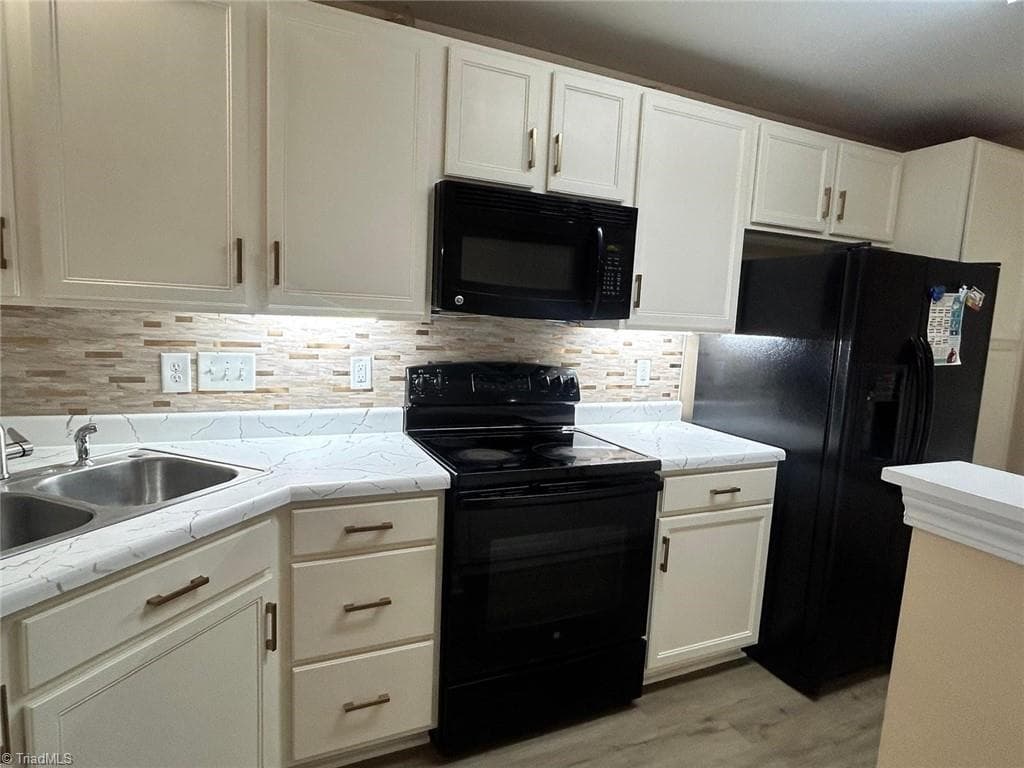 Stick/Site Built at 312 Robyns Glen Circle, Greensboro NC 27409, photo 6 of 29