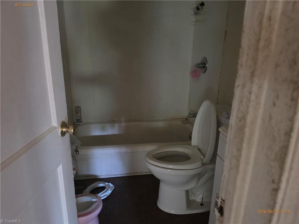 Stick/Site Built at 821 Broad Avenue, Greensboro NC 27406, photo 5 of 7