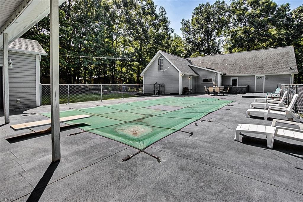 Manufactured Home at 2207 Millcroft Road, Pleasant Garden NC 27313, photo 47 of 48