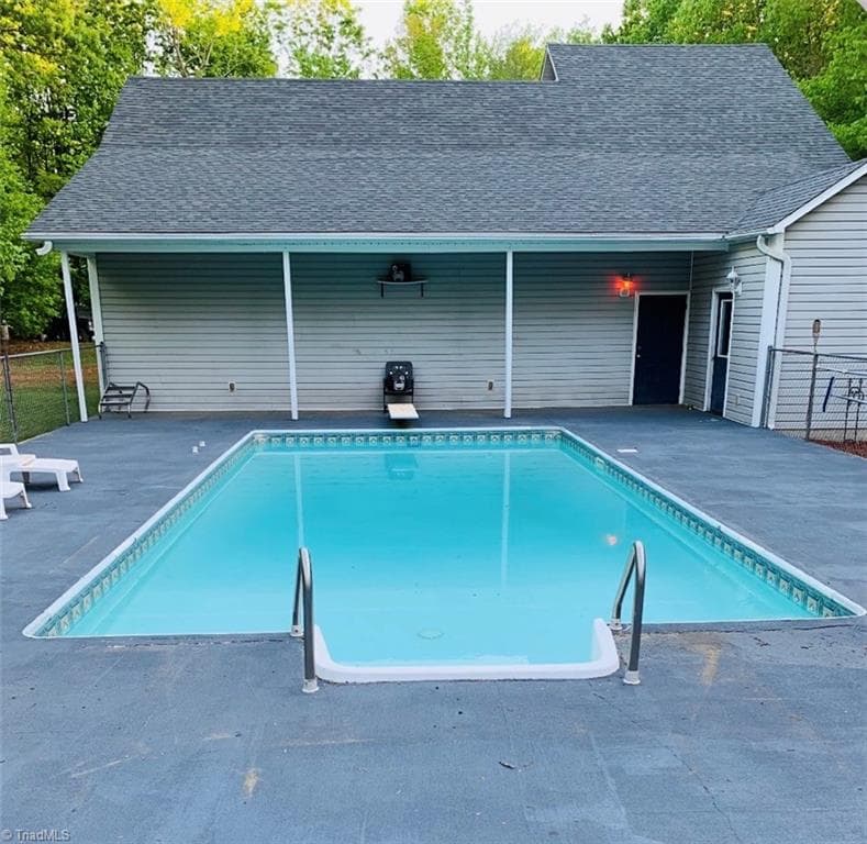 Manufactured Home at 2207 Millcroft Road, Pleasant Garden NC 27313, photo 49 of 50