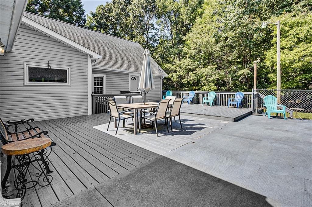 Manufactured Home at 2207 Millcroft Road, Pleasant Garden NC 27313, photo 45 of 48