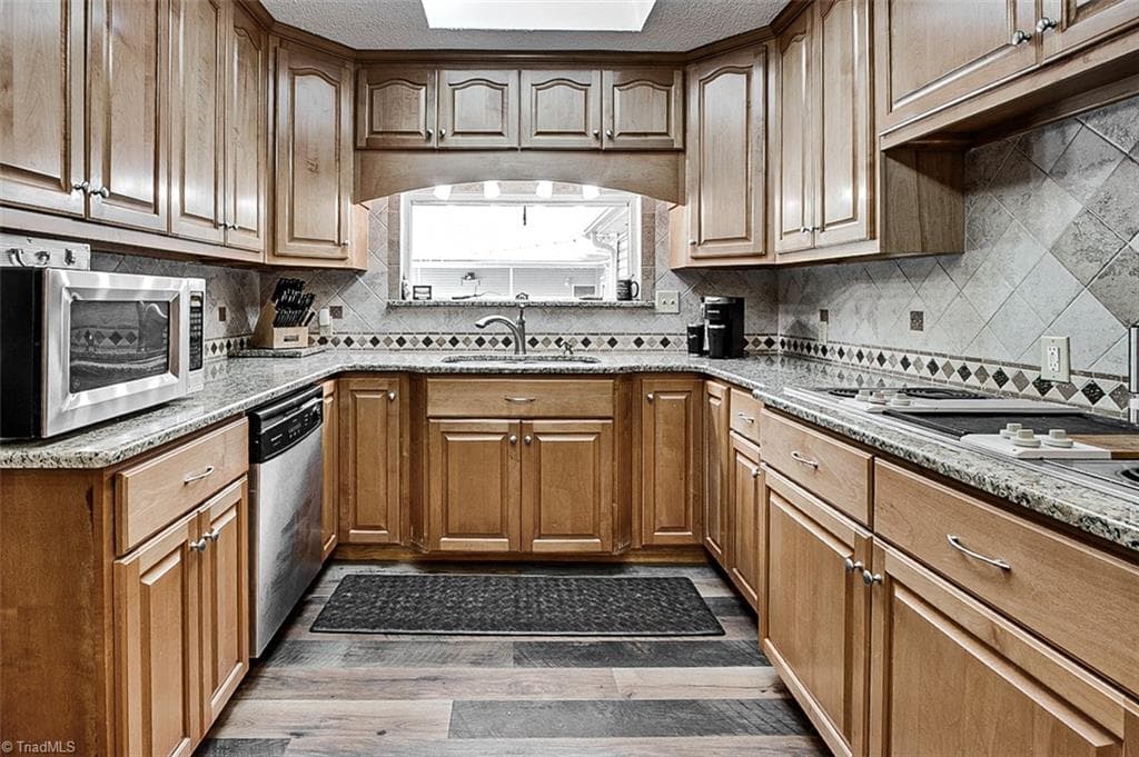 Manufactured Home at 2207 Millcroft Road, Pleasant Garden NC 27313, photo 19 of 50