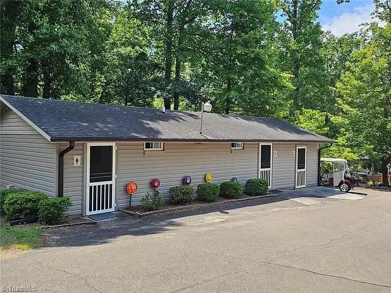 Manufactured Home at 189 Club House Drive, Ennice NC 28623, photo 32 of 37
