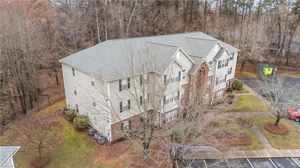 Stick/Site Built at 831 Timberline Ridge Court, Winston-Salem NC 27106, Winston-Salem, photo 2 of 31