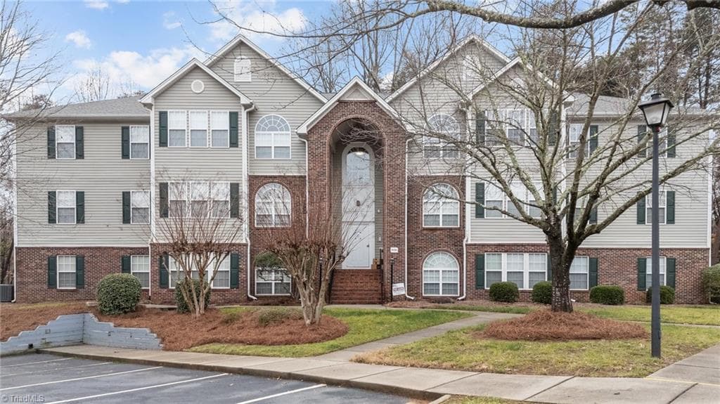 Stick/Site Built at 831 Timberline Ridge Court, Winston-Salem NC 27106, Winston-Salem, photo 3 of 31