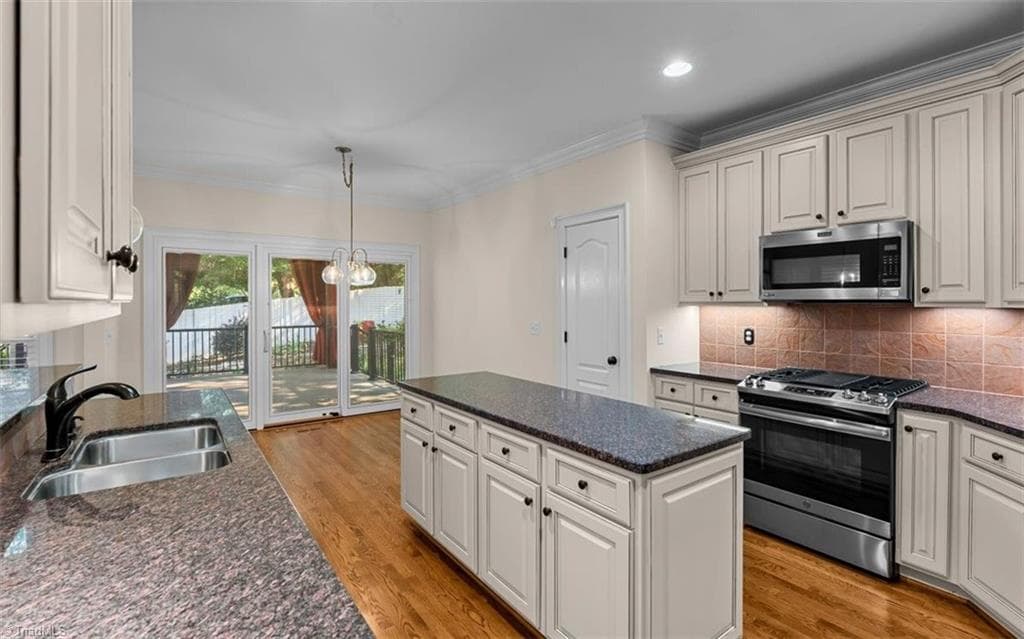 Stick/Site Built at 1 Rosebay Lane, Greensboro NC 27455, photo 13 of 50