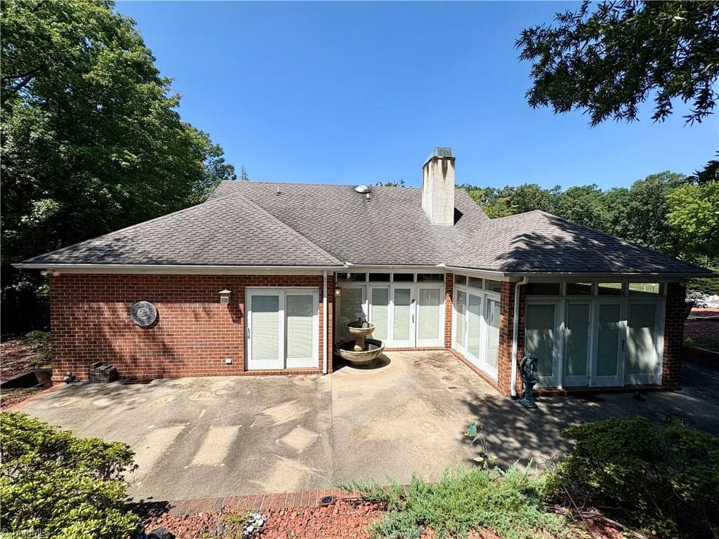Stick/Site Built at 1401 Plantation Circle, Asheboro NC 27205, photo 2 of 26