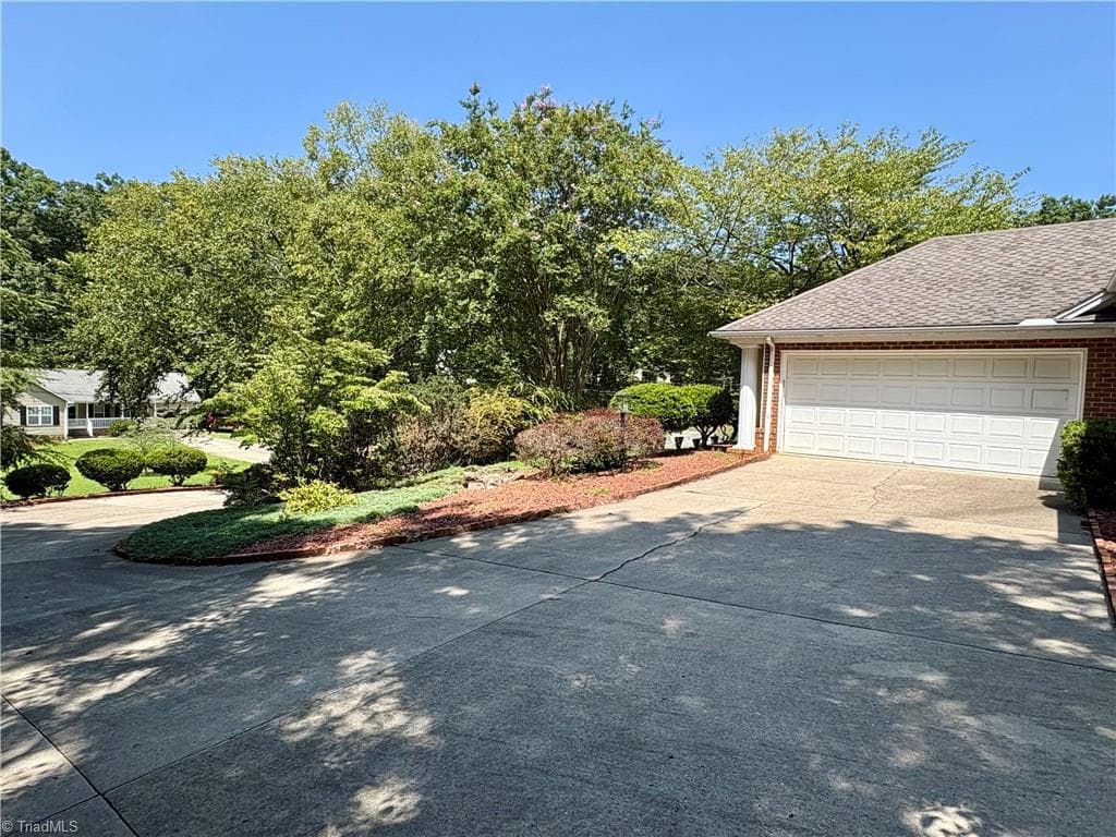 Stick/Site Built at 1401 Plantation Circle, Asheboro NC 27205, photo 5 of 26