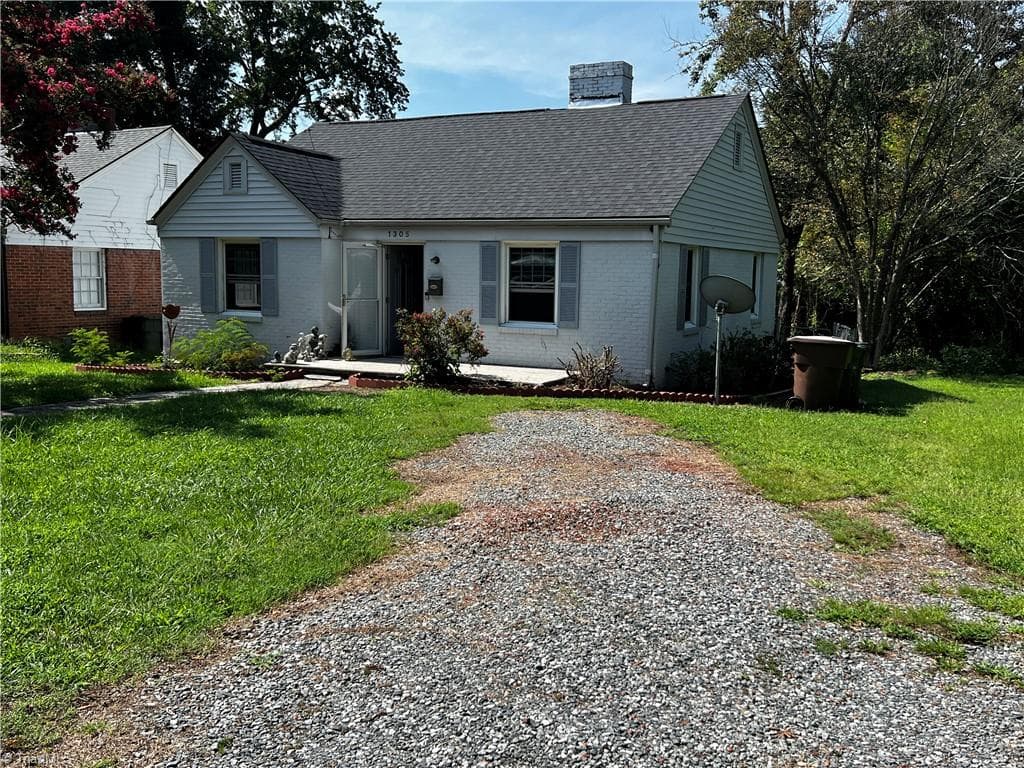 Stick/Site Built at 1305 Winstead Place, Greensboro NC 27408, photo 2 of 22