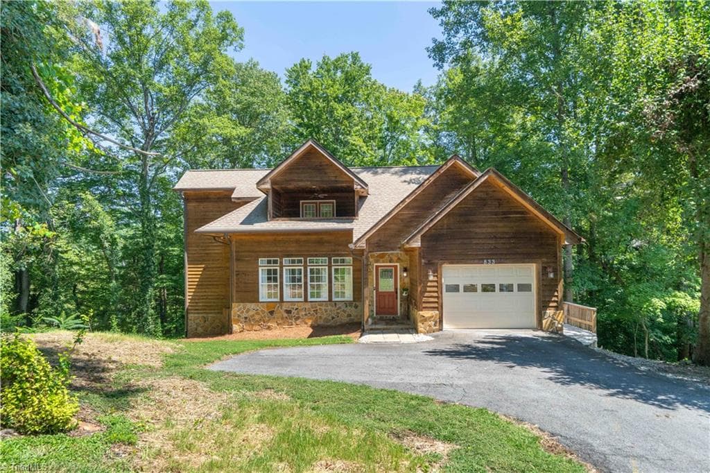 833 E Country Club Road, Mount Airy NC 27030