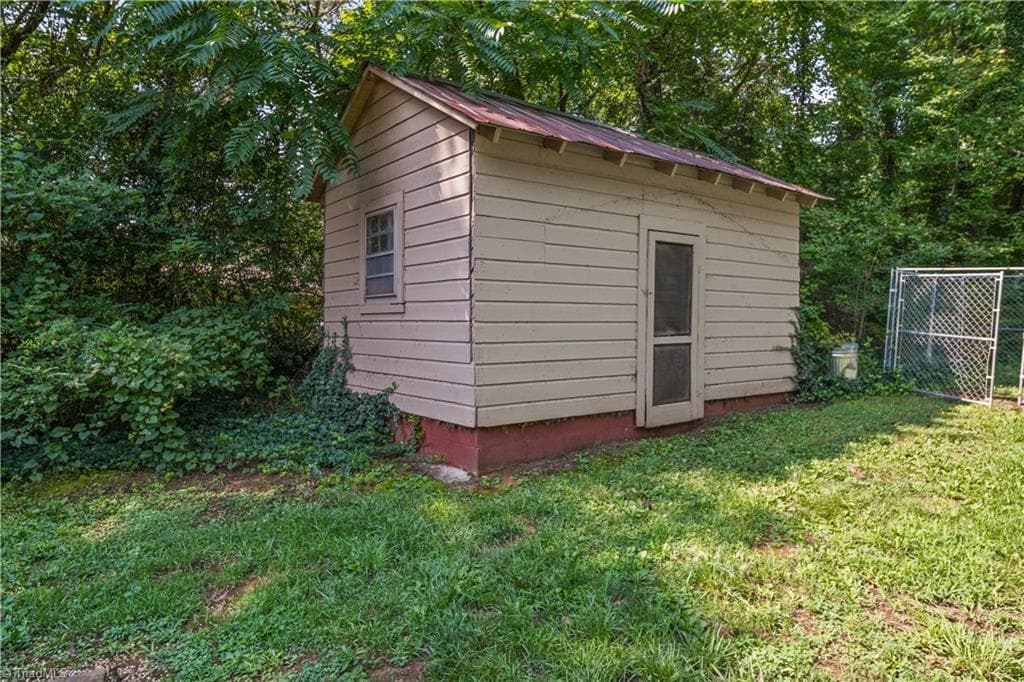 Stick/Site Built at 305 Milford Drive, Salisbury NC 28144, Salisbury, photo 28 of 35